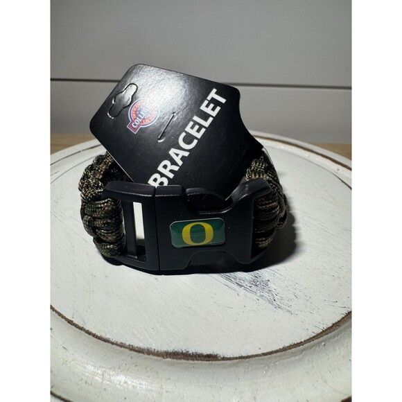 Official Collegiate Paracord Bracelet Oregon Ducks Green NWT NCAA - Picture 1 of 5